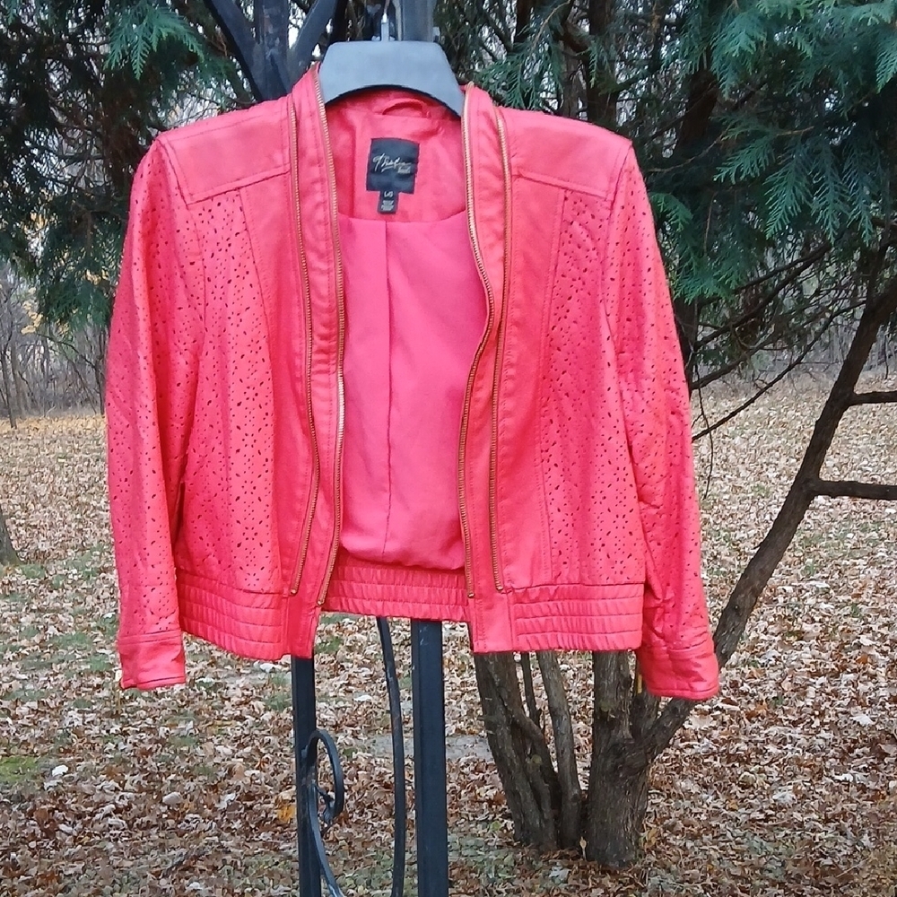 Thalia Sodi's faux leather jacket features sleek styling and elegant Design Sz L